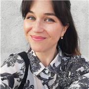 Docente con laurea in Scienze filosofiche impartisce lezioni di Filosofia, Storia, Inglese e Francese